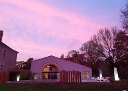 Salle de Réception vue du parc au Château de la Rairie