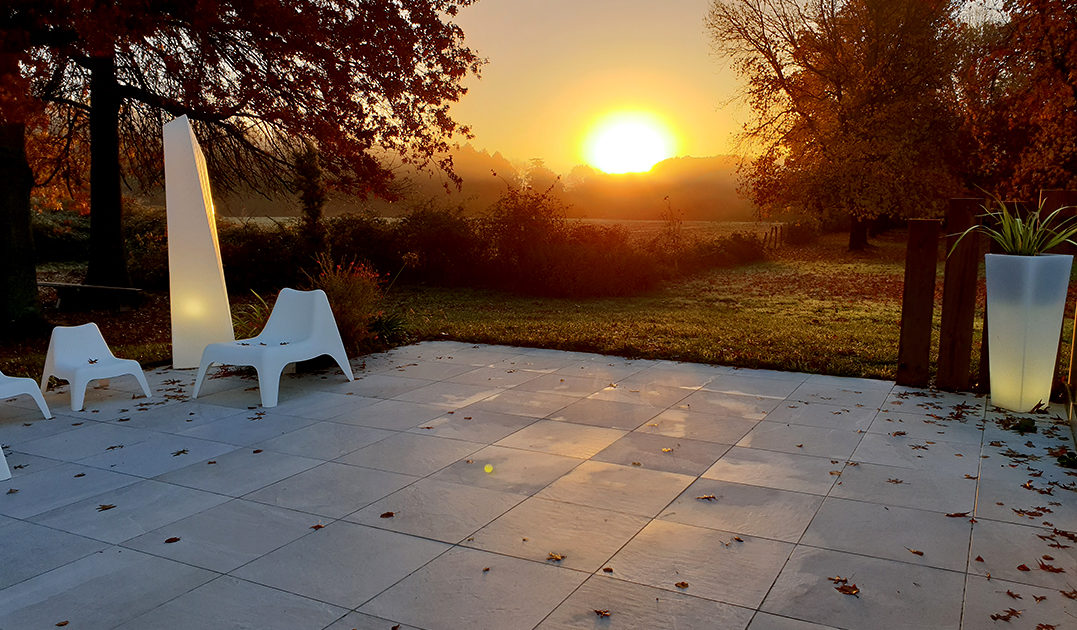 levé du soleil au Château de la Rairie à Pont Saint Martin