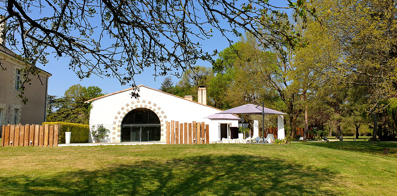 Extérieur terrasse Salle de réception Château à Pont Saint Martin (44)