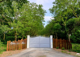 Entrée du Château de la Rairie à Pont Saint Martin sur la Route de Nantes