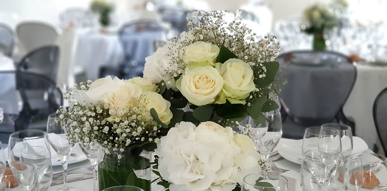 Décoration de la salle noire pour un mariage au Château de la Rairie à côté de Nantes