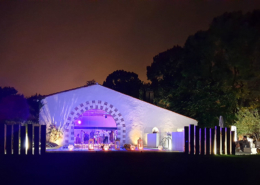 Salle de réception vue de nuit lors de la Soirée Dansante