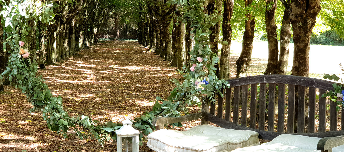 Cérémonie dans l'Allée des Amoureux dans le parc du Chateau de la Rairie 44