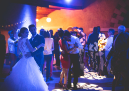 Bal du Mariage dans la salle de la piscine près de Nantes, animation de votre mariage