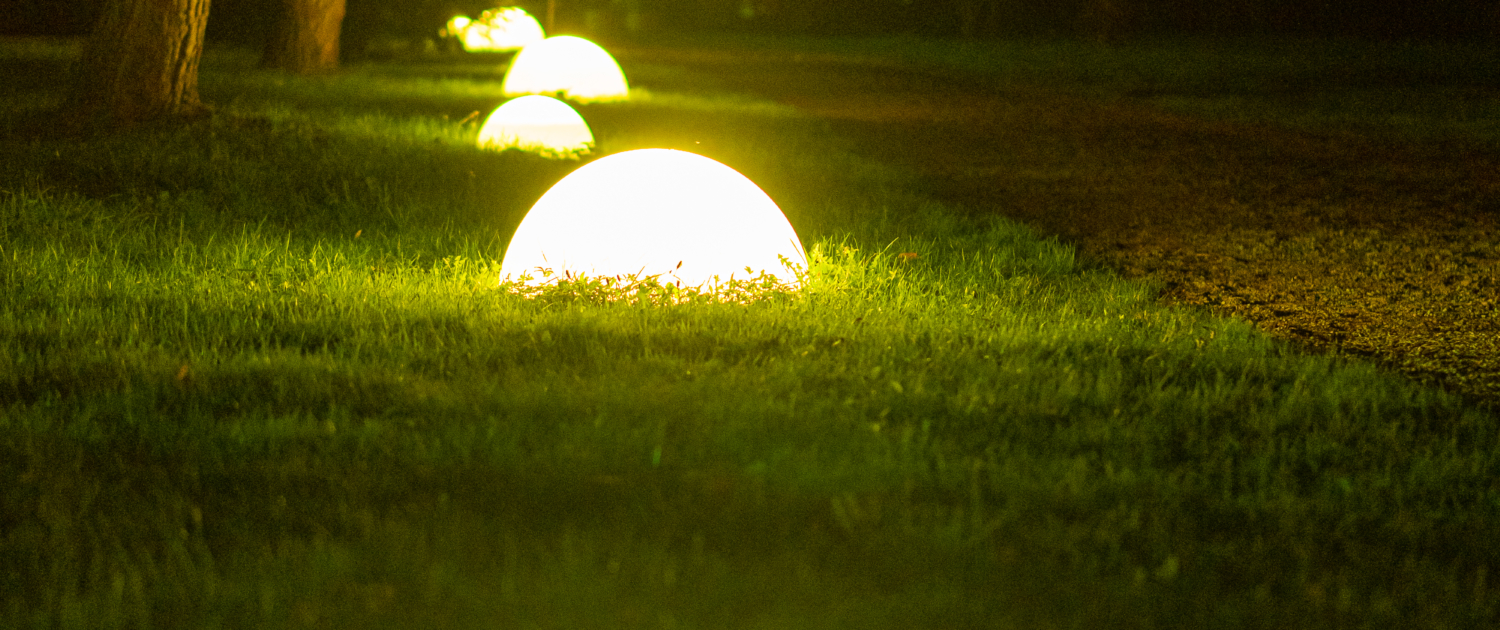 Luminaire dans le parc du Chateau de la Rairie à Pont saint Martin