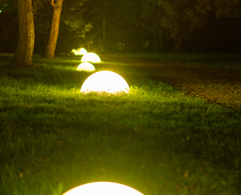 Luminaire dans le parc du Chateau de la Rairie à Pont saint Martin