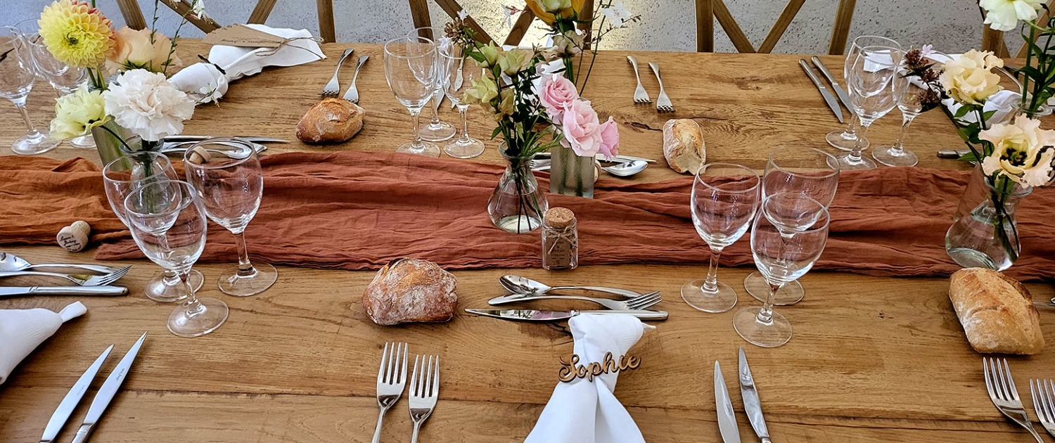 Mariage table en bois brut