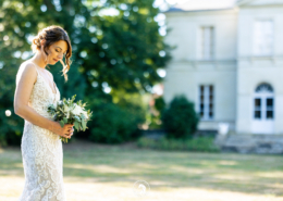 Jolie Cynthia, Mariée devant le Chateau @popzphotographie